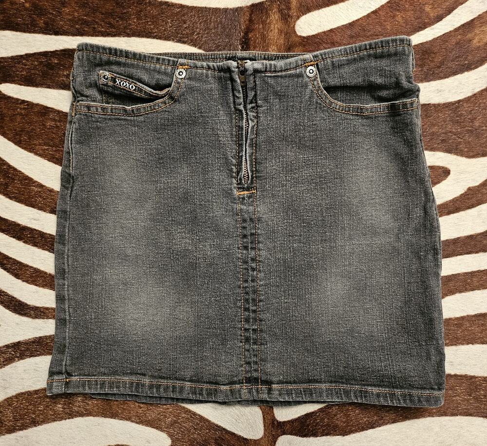 Vintage Y2K XOXO Jean Light Wash Black Distressed Denim Western Sz 3/4